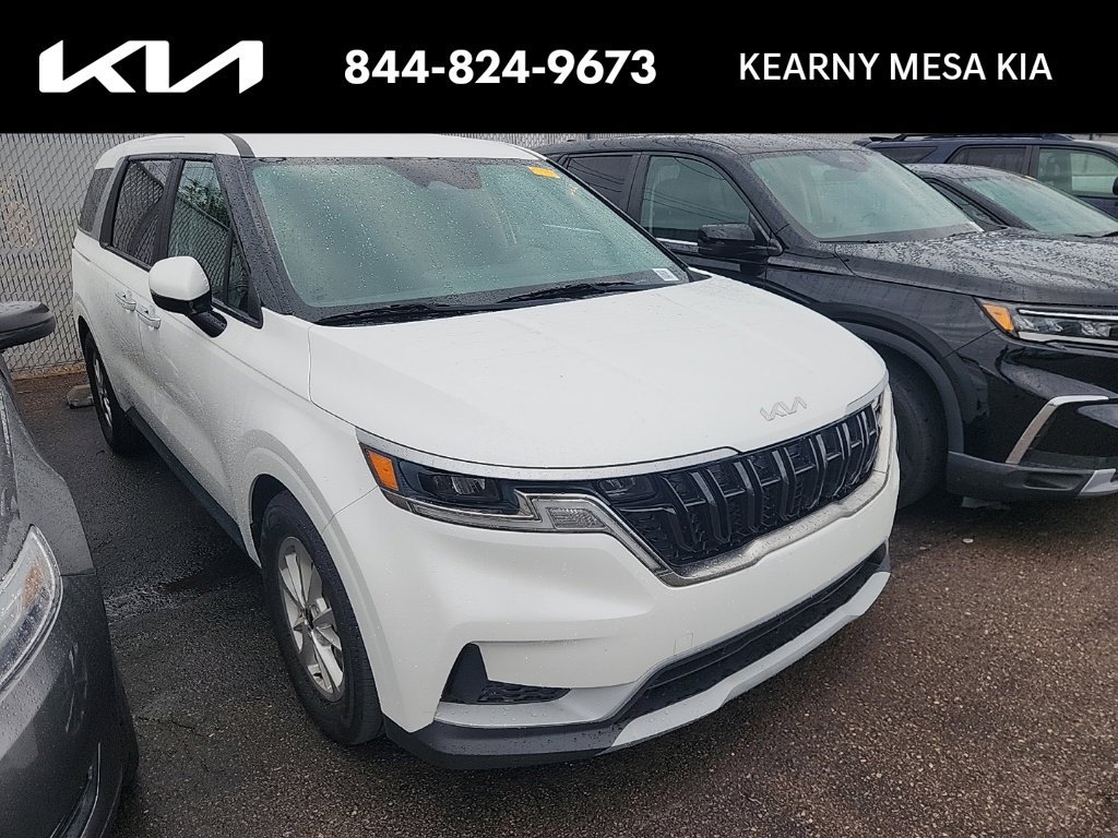 Certified 2023 Kia Carnival LX FWD image 1