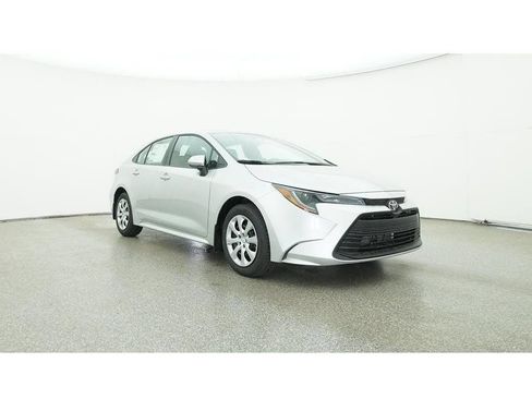 Used 2025 Toyota Corolla LE FWD image 34