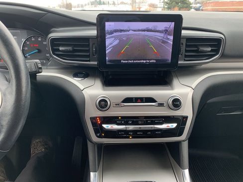 Used 2022 Ford Explorer XLT w/ Equipment Group 202A image 19