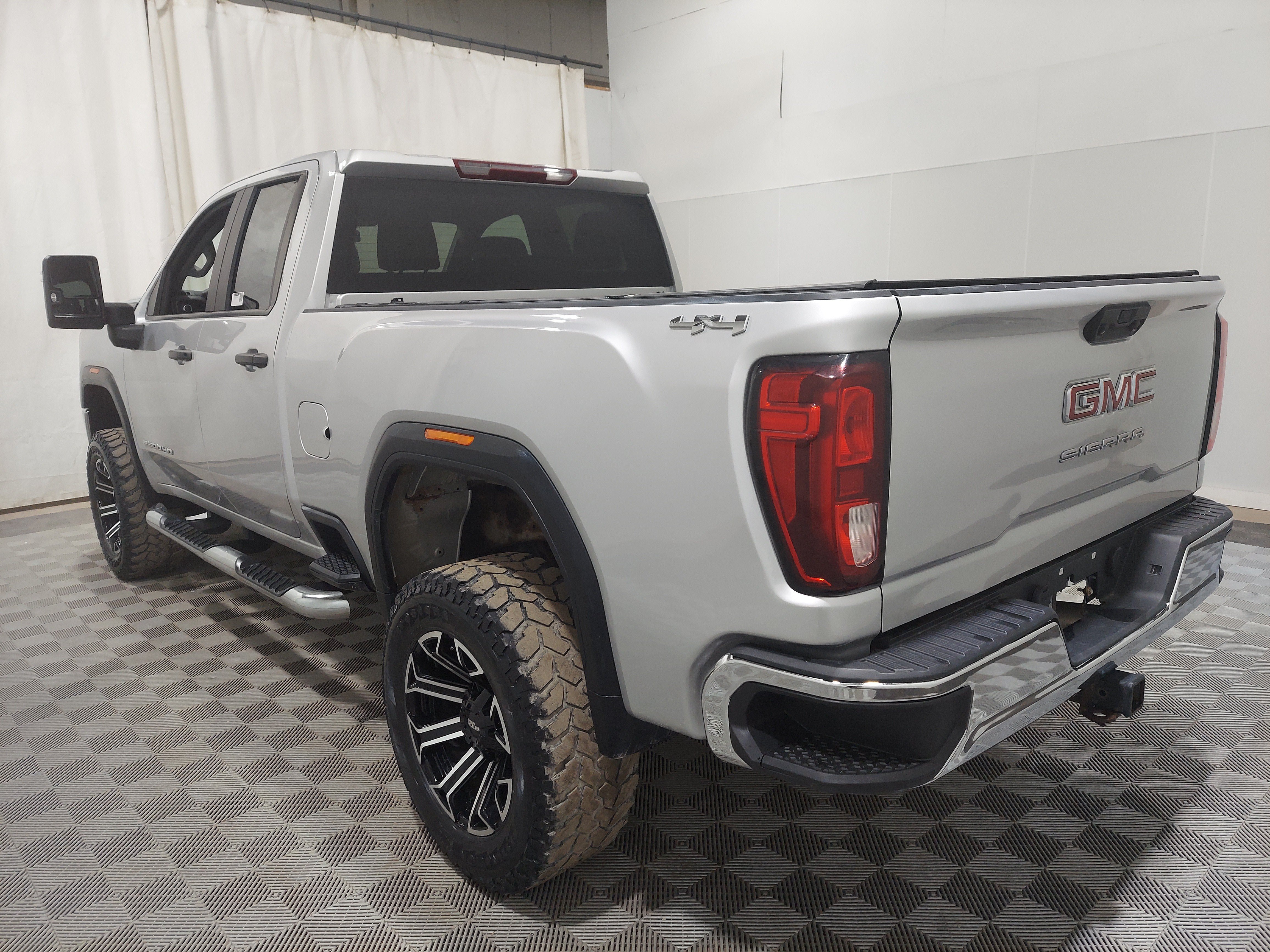 Used 2022 GMC Sierra 2500 Pro w/ Convenience Package AWD/4WD image 2