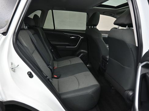 Used 2022 Toyota RAV4 XLE w/ Convenience Package image 33