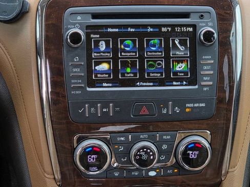 Used 2014 Buick Enclave Leather FWD image 12