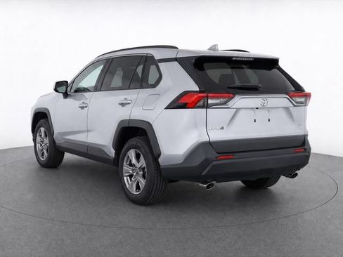 Used 2025 Toyota RAV4 XLE AWD/4WD image 4