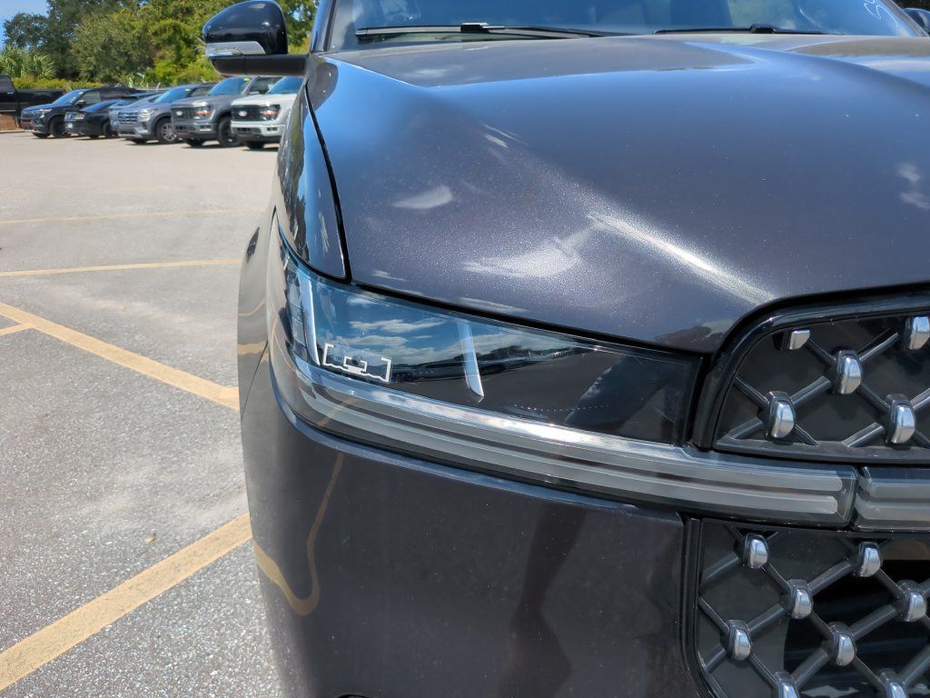 Used 2025 Lincoln Navigator Black Label AWD/4WD image 11