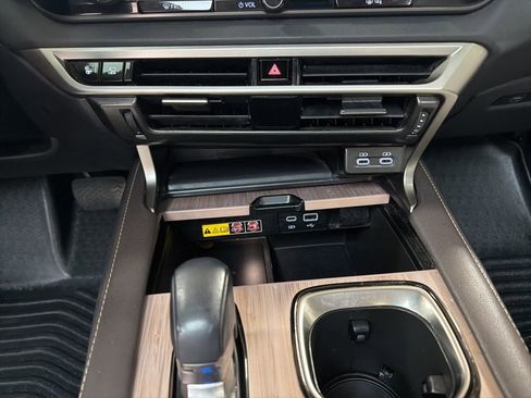 Used 2024 Lexus RX 350 350 Luxury w/ Convenience Package image 21