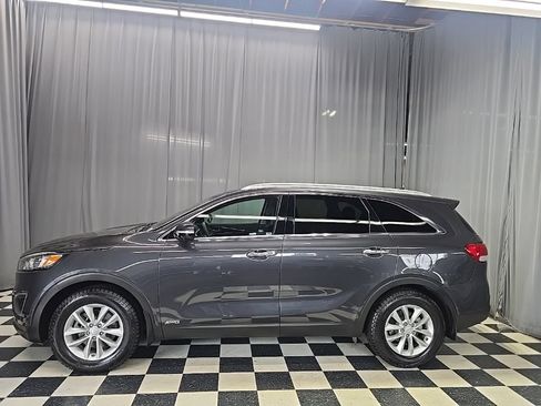 Used 2018 Kia Sorento AWD image 19
