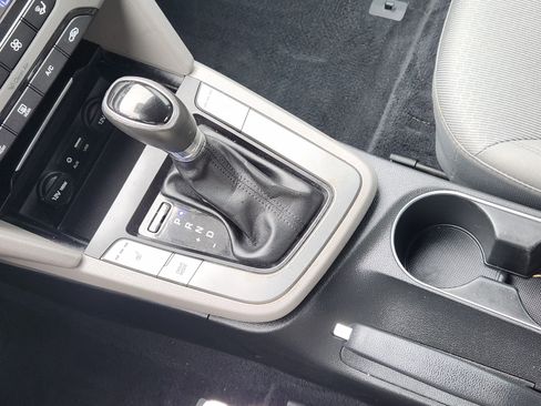 Used 2017 Hyundai Elantra SE w/ SE A/T Tech Package 03 image 20