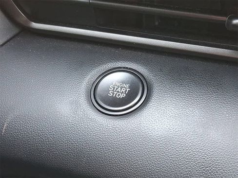 Certified 2025 Hyundai Elantra Sport image 22