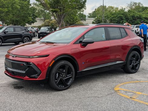 New 2025 Chevrolet Equinox EV RS image 8