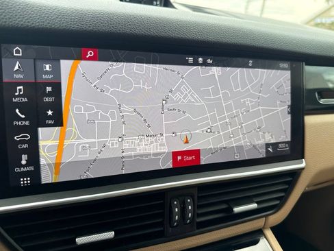 Used 2020 Porsche Cayenne AWD/4WD image 28