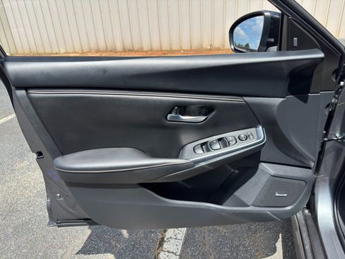 Used 2023 Nissan Sentra SR w/ SR Premium Package FWD image 37