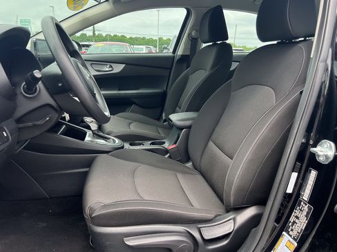 Used 2024 Kia Forte LXS FWD image 11