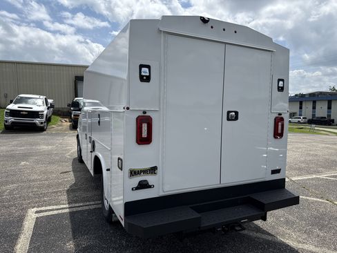 New 2025 Chevrolet Express 3500 w/ Power Convenience Package image 5