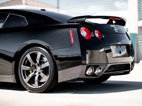 Used 2009 Nissan GT-R Premium image 35