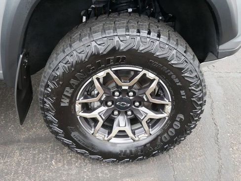 Used 2024 Chevrolet Colorado ZR2 w/ Technology Package image 7