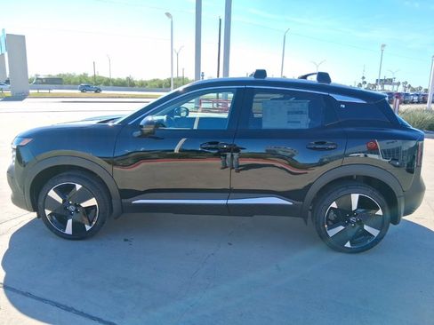 New 2026 Nissan Kicks SR w/ Cold Weather Package AWD/4WD image 4