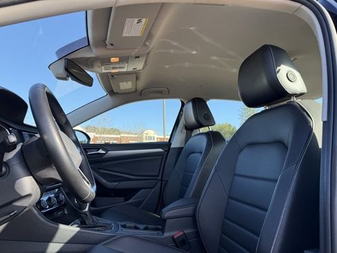 Used 2024 Volkswagen Jetta SE image 25