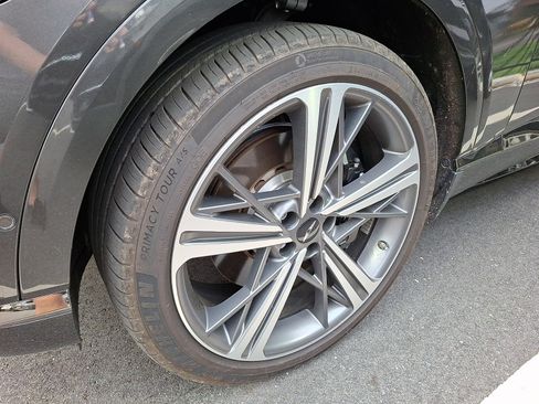 Used 2025 Genesis GV80 3.5T e-SC AWD/4WD image 6