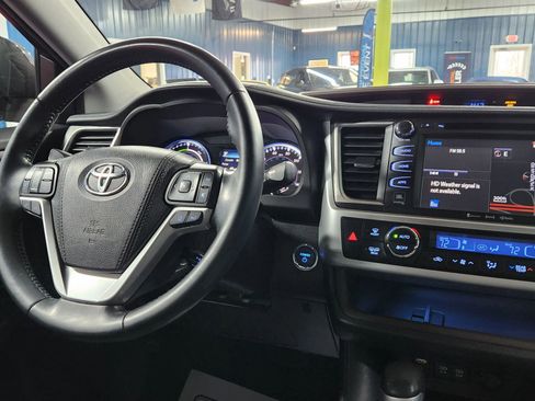 Used 2017 Toyota Highlander Limited image 46