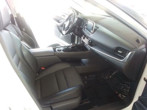 Used 2021 Nissan Rogue SV w/ Premium Package image 19