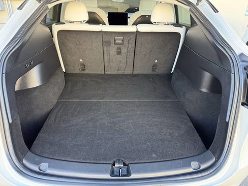 Used 2022 Tesla Model Y Long Range image 24