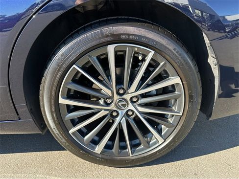 Certified 2025 Lexus ES 350 w/ Premium Package image 22