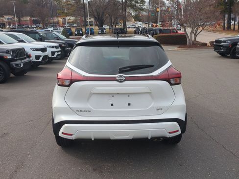 Used 2023 Nissan Kicks SR w/ SR Premium Package image 6