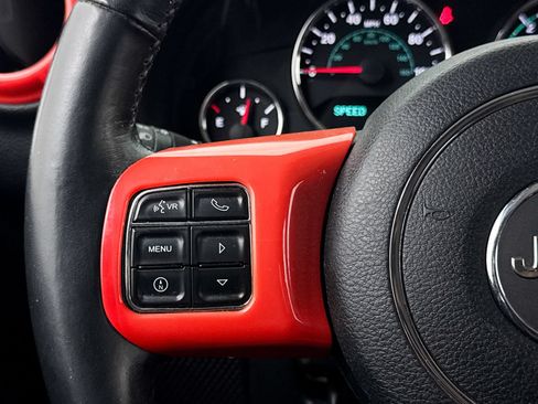 Used 2014 Jeep Wrangler Unlimited Sahara w/ Connectivity Group AWD/4WD image 23