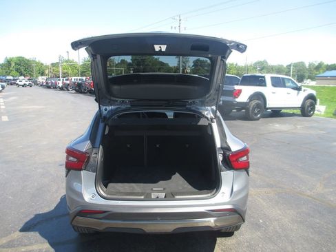 Used 2025 Chevrolet Trax ACTIV w/ Driver Confidence Package FWD image 8
