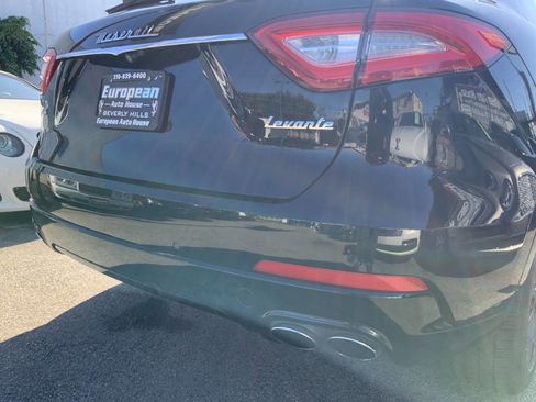 Used 2019 Maserati Levante AWD/4WD image 9