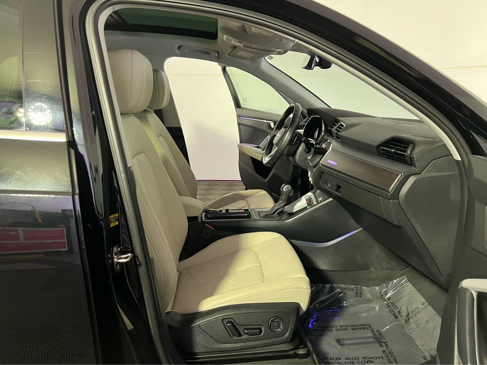 Used 2023 Audi Q3 2.0T Premium Plus w/ Premium Plus Package AWD/4WD image 30