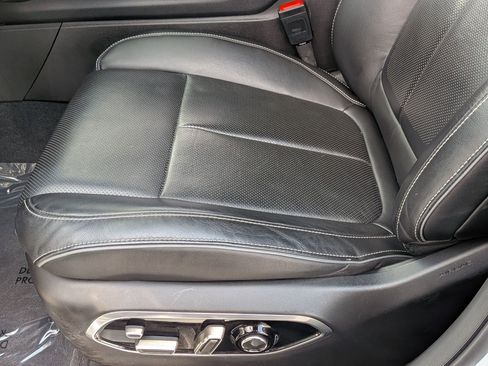 Certified 2021 Jeep Grand Cherokee L Overland w/ Luxury Tech Group IV image 16