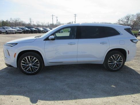 New 2026 Buick Enclave Avenir w/ Super Cruise Package image 9