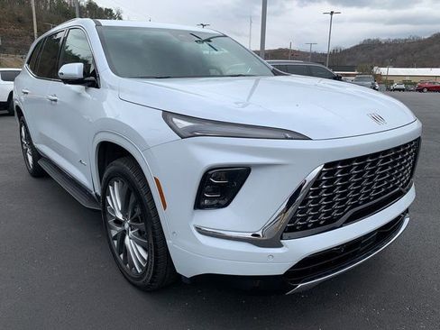 Used 2026 Buick Enclave Avenir w/ Super Cruise Package image 1