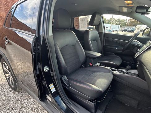 Used 2024 Mitsubishi Outlander Sport SE image 22