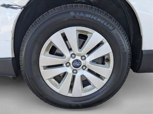 Used 2018 Subaru Outback 2.5i Premium AWD/4WD image 25