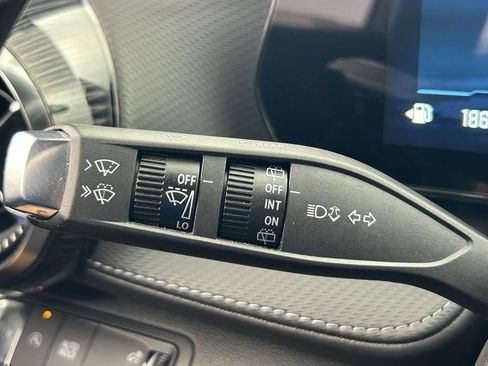 Used 2025 Chevrolet Equinox LT FWD image 29