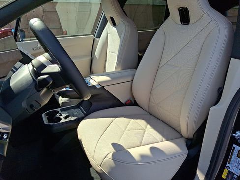 New 2026 BMW iX xDrive45 w/ Premium Package image 9