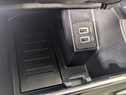 Used 2020 Ford Edge Titanium FWD image 20