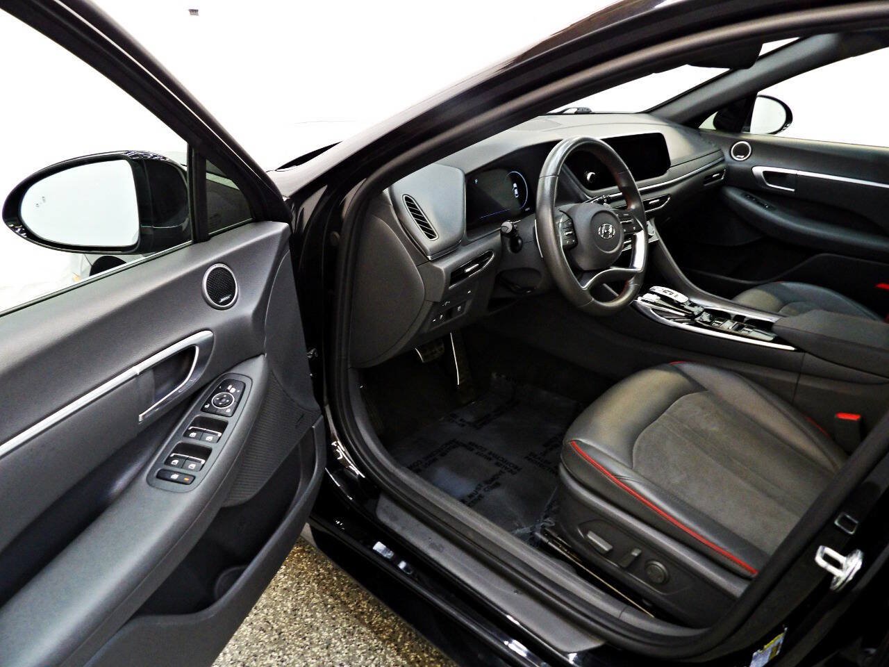 Used 2021 Hyundai Sonata SEL Plus w/ Tech Package FWD image 9