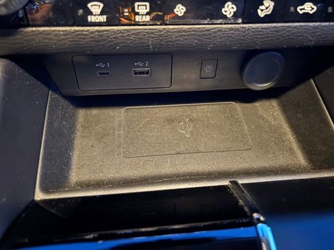 Used 2024 Mitsubishi Outlander AWD image 30