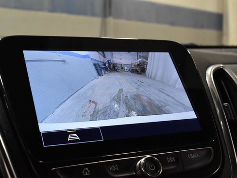 Used 2022 Chevrolet Equinox Premier image 16