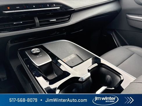 Used 2025 Buick Enclave Preferred image 35