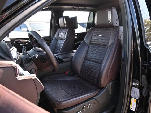 Used 2023 Cadillac Escalade ESV Sport Platinum AWD/4WD image 18