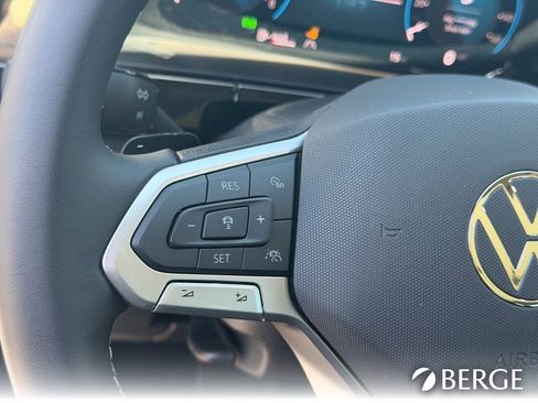 New 2026 Volkswagen Atlas SE FWD image 18