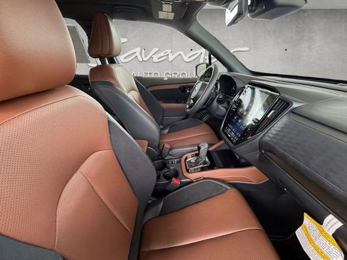Used 2025 Subaru Forester Touring AWD/4WD image 30