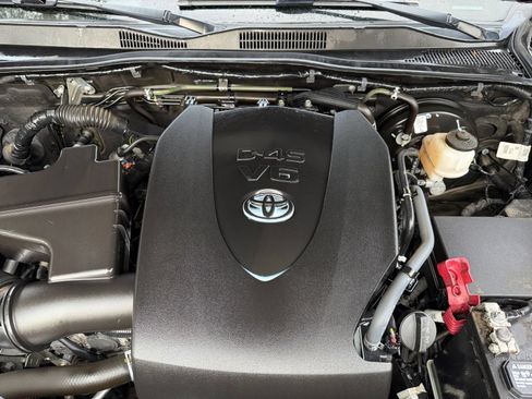 Used 2022 Toyota Tacoma SR AWD/4WD image 36