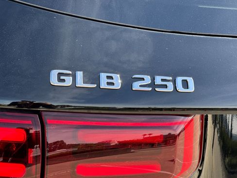New 2025 Mercedes-Benz GLB 250 4MATIC image 20