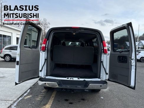 Used 2023 GMC Savana 3500 LS w/ Chrome Appearance Package image 17