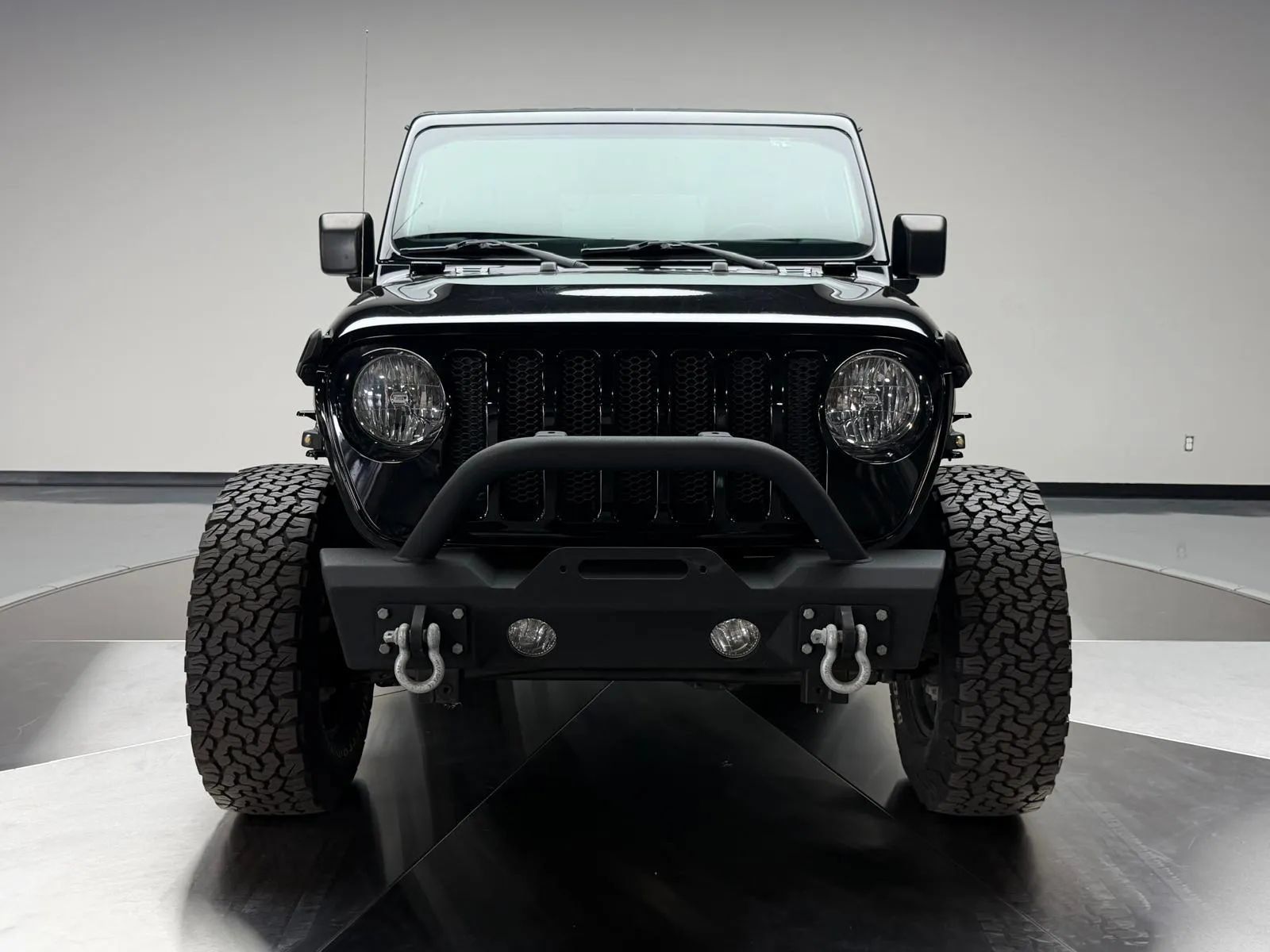Used 2018 Jeep Wrangler Sport AWD/4WD image 3